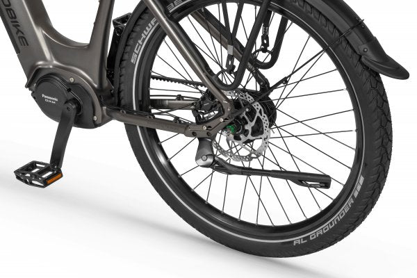 Ecobike DARE Low Step 2026 — Aluminium Gepäckträger mit MIK System und Spanninga GLOW STOP Rücklicht