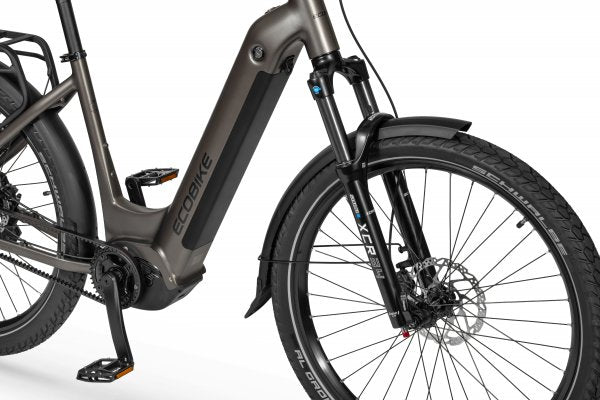 Ecobike DARE Low Step 2026 — Front Detail SunTour XCR34 BOOST Federgabel mit Schwalbe AL GROUNDER